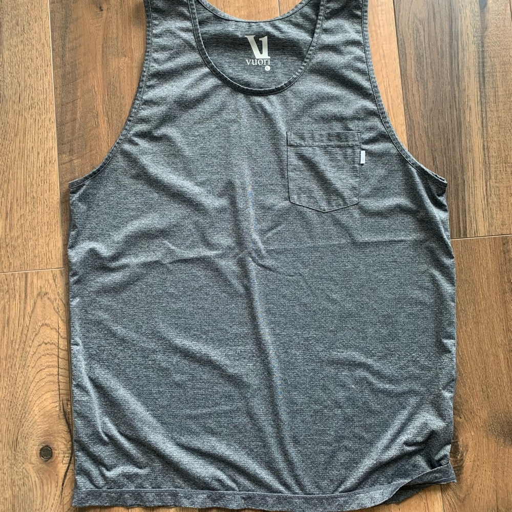 VUORI  Men's Size L Heather Grey Stretch Tradewinds Pocket Tank Top